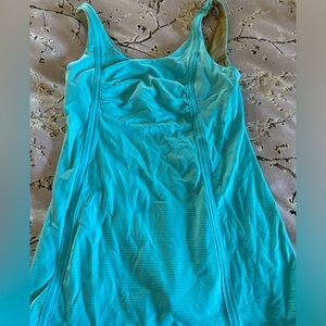 Lululemon turquoise tank with built in bra size 6
